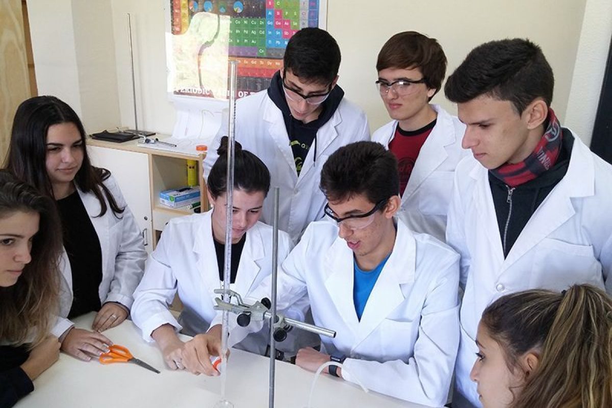 Vídeos solidarios de ciencia en YouTube Vídeos solidarios en YouTube