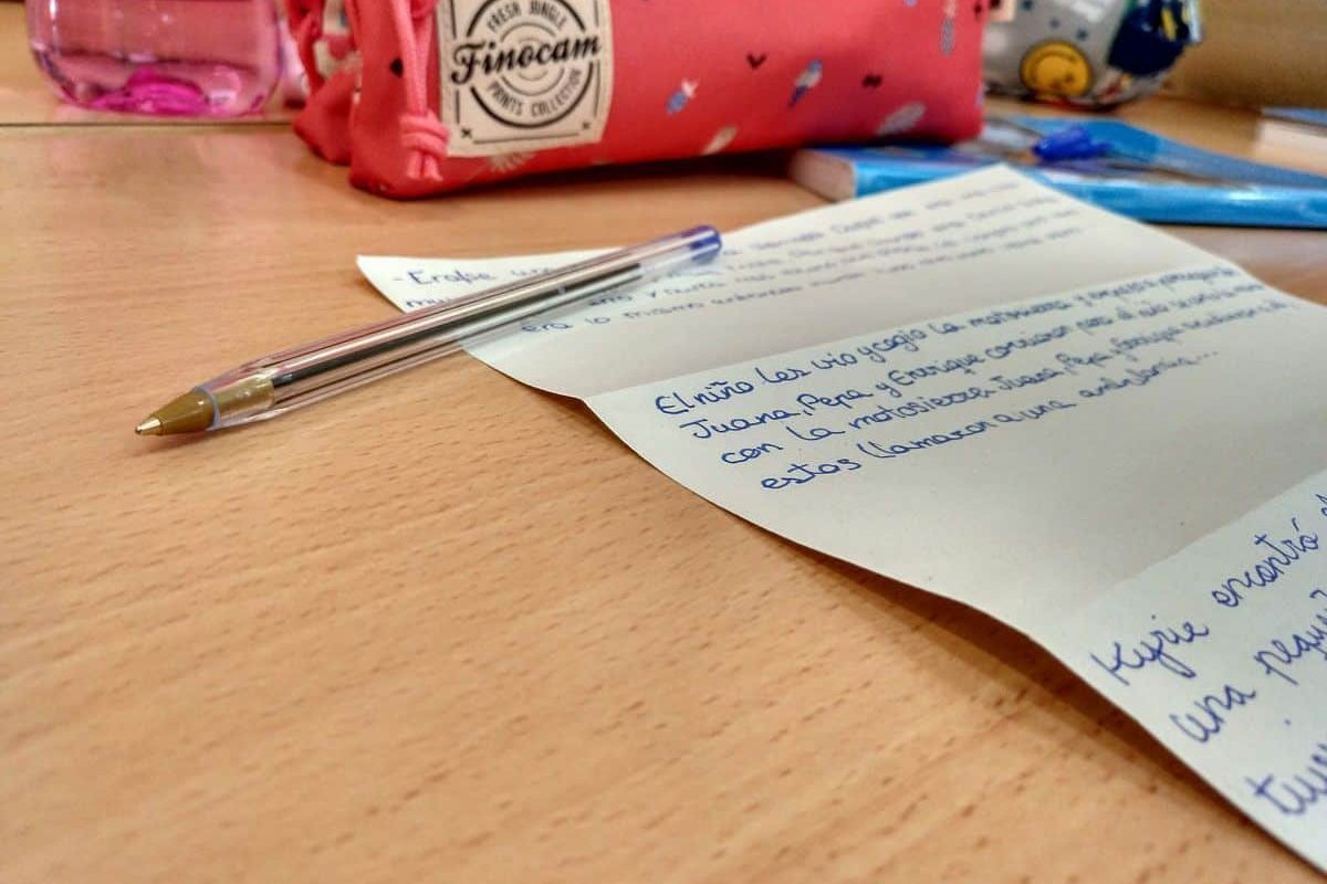 Una historia ‘a ciegas’ para fomentar la escritura creativa Ejercicio de escritura creativa con alumnos de Primaria