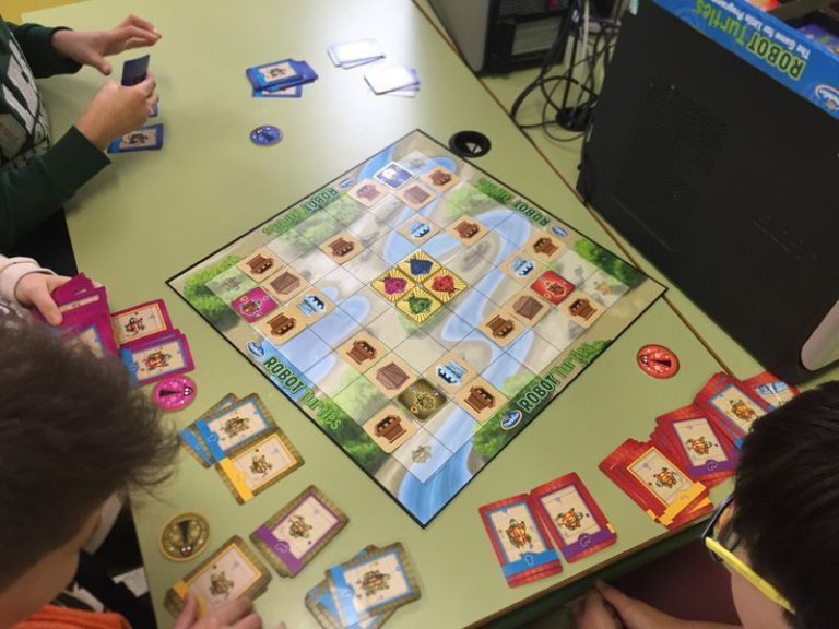 programar con juegos de mesa