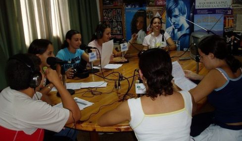 Radio Escolar Y Aprendizaje Informal