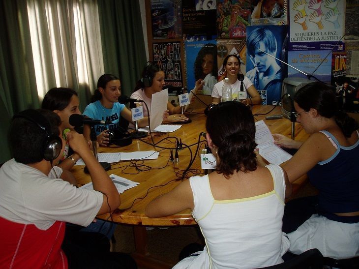 Radio Escolar Y Aprendizaje Informal