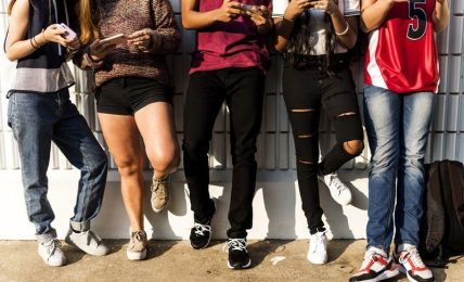 teléfono móvil entre los más jóvenes