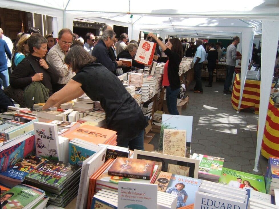 Sant Jordi Celebrar El Día Del Libro