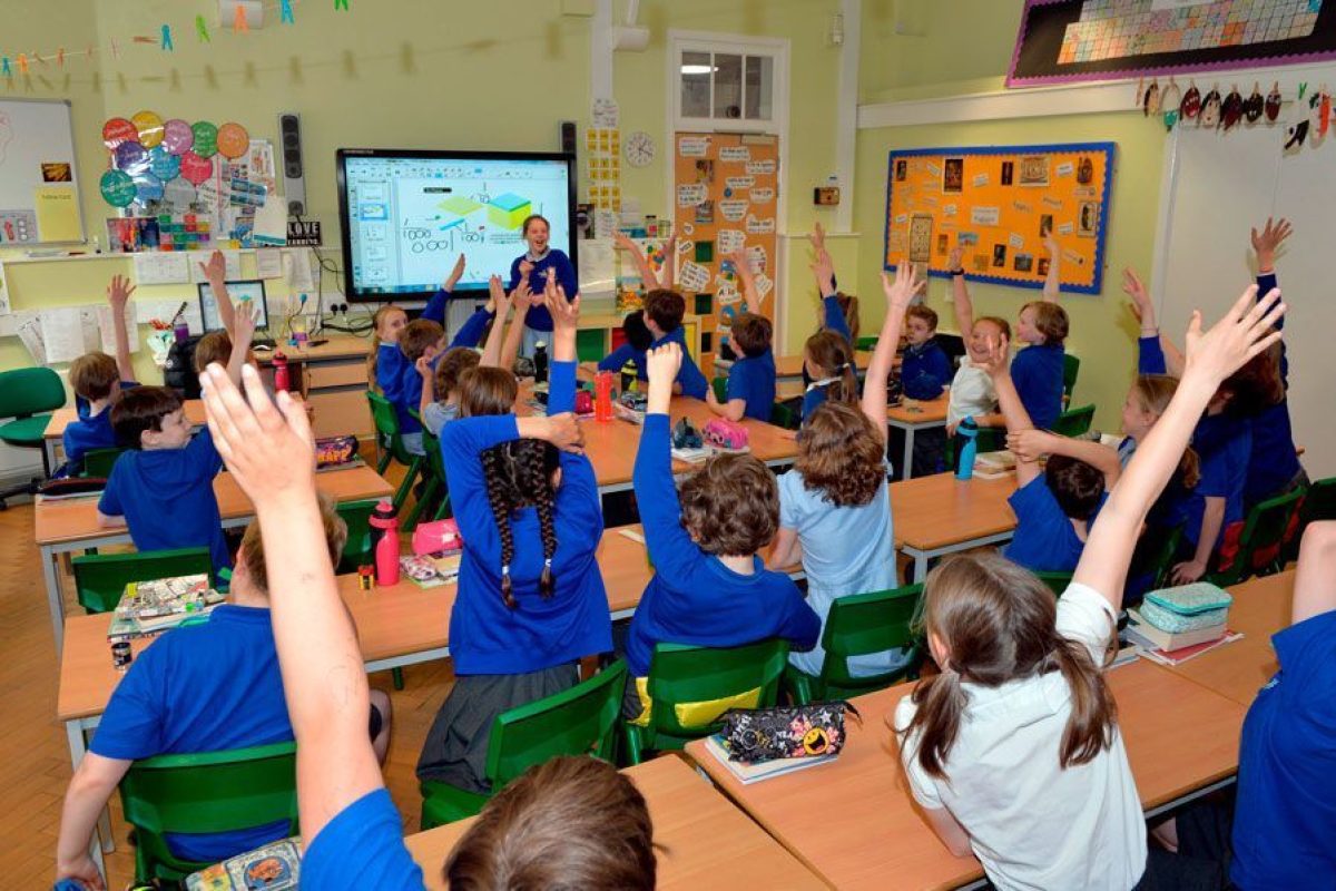 Sigue estos consejos para que el uso de tecnología en el aula sea un éxito Charmex Noticia Tips Clevertouch1