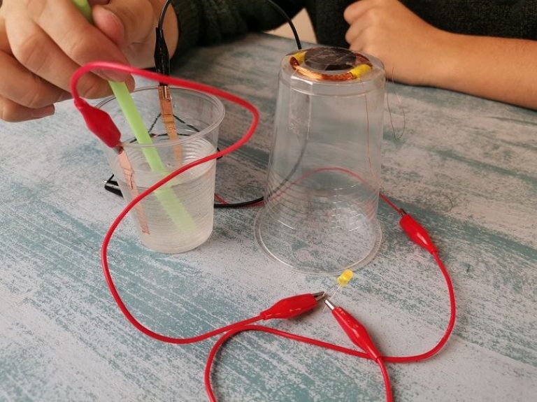 Hacking STEM, iniciativa de Microsoft