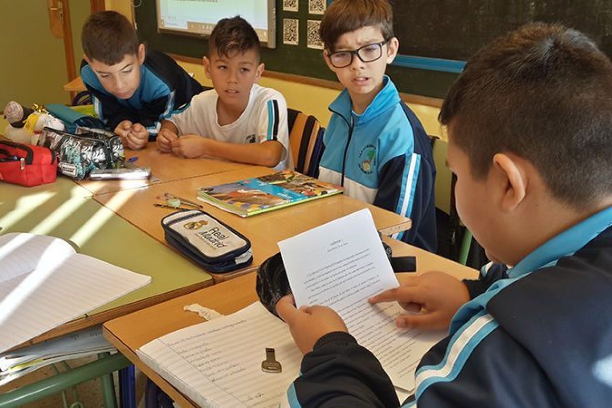 Conocer a los escritores locales, una buena forma de fomentar la lectura cropped 20181217 101543 RichtoneHDR 1