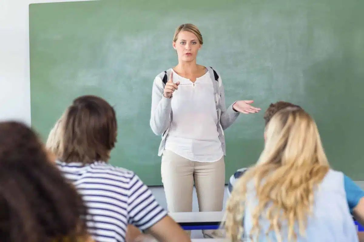 Cursos de enseñanza de ELE (Español para Extranjeros) para docentes cropped Foto destacada 1