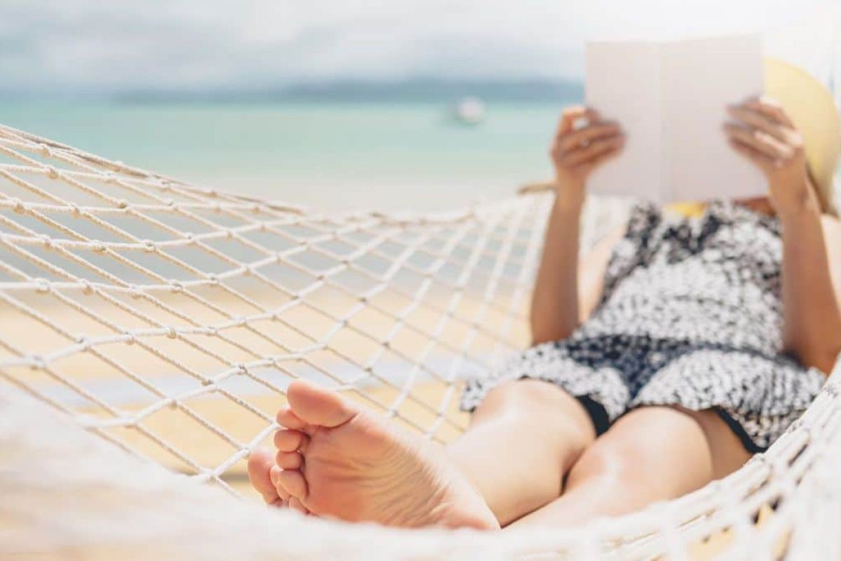 ¿Qué leen los docentes cuando están de vacaciones? cropped libros vacaciones docentes