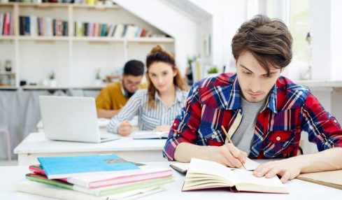 Estudiantes tranquilos