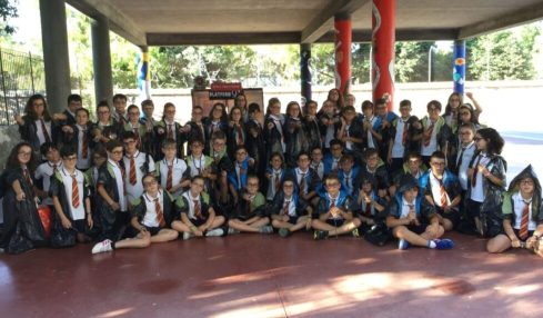 Estudiantes Del Colegio Esclavas Del Sagrado Corazón De Jesús