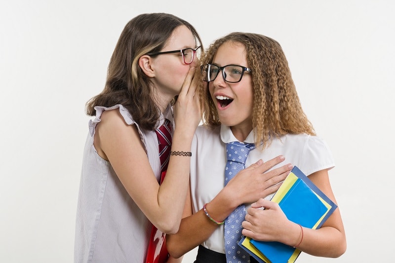 Actividades para que el alumnado se socialice en el recreo: El juego del teléfono