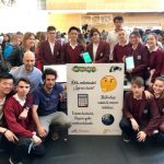 Alumnado de 2º de Bachillerato con los profesores Miguel Castellote y Sebastián Espuny presentando la App en la FirUjiCiencia en la Universidad Jaume I de Castellón