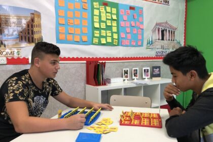 Estudiando mitología a través del juego ‘Quién es quién’