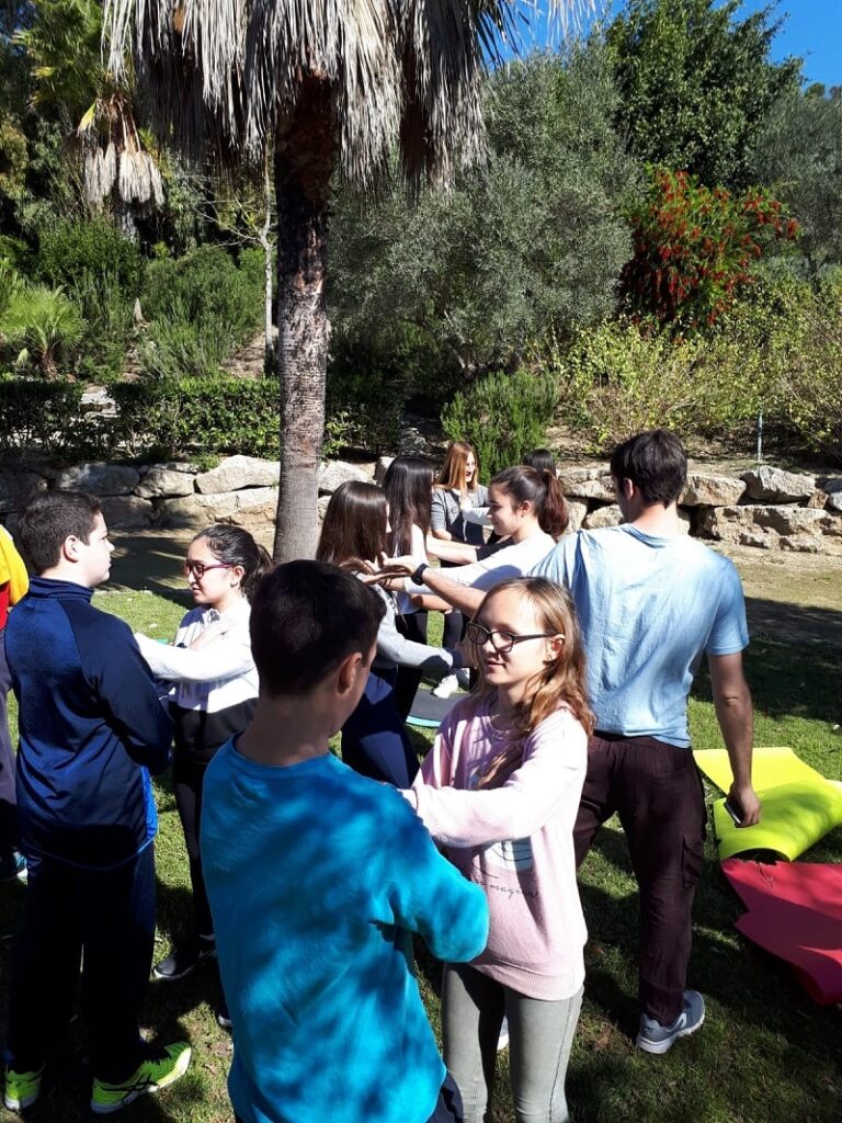 Clase de yoga en IES Azahar en San Martín del Tesorillo