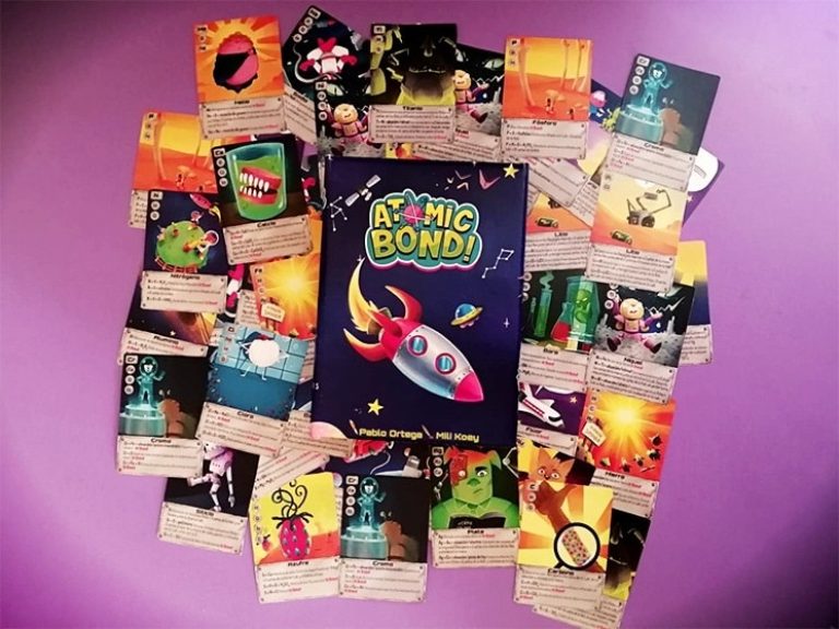 Juego de cartas de química Atomic Bond