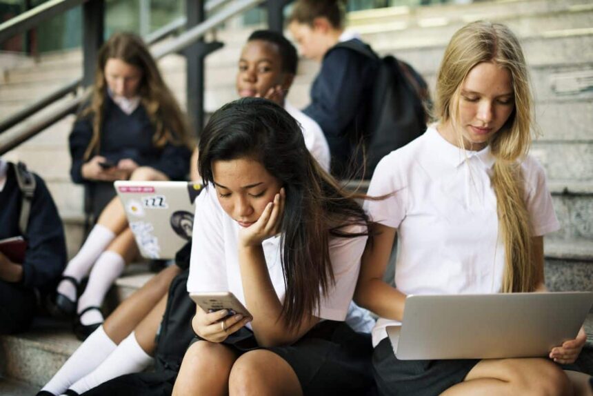 redes sociales adolescentes