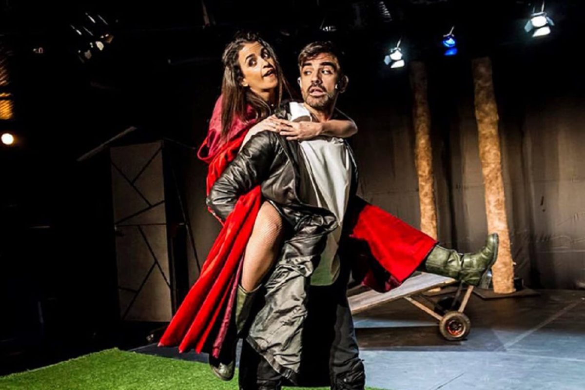 5 obras de teatro infantil y juvenil que harán aprender a toda la familia caperucita roja la coja producciones