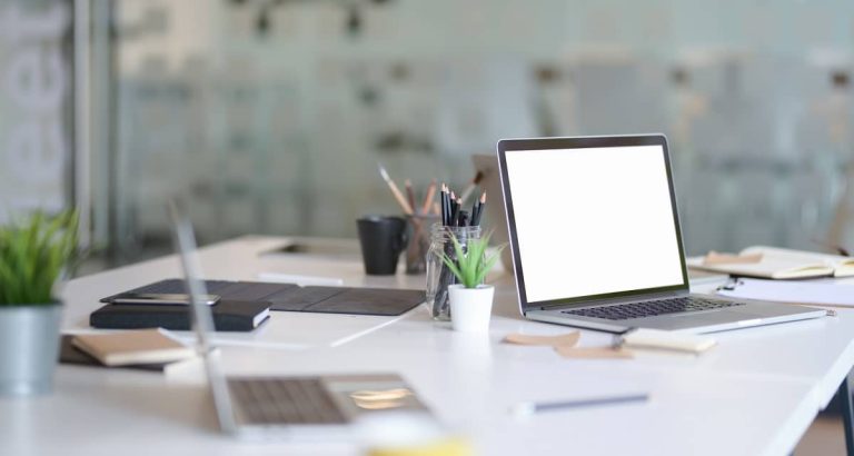 espacio de trabajo o estudio en casa