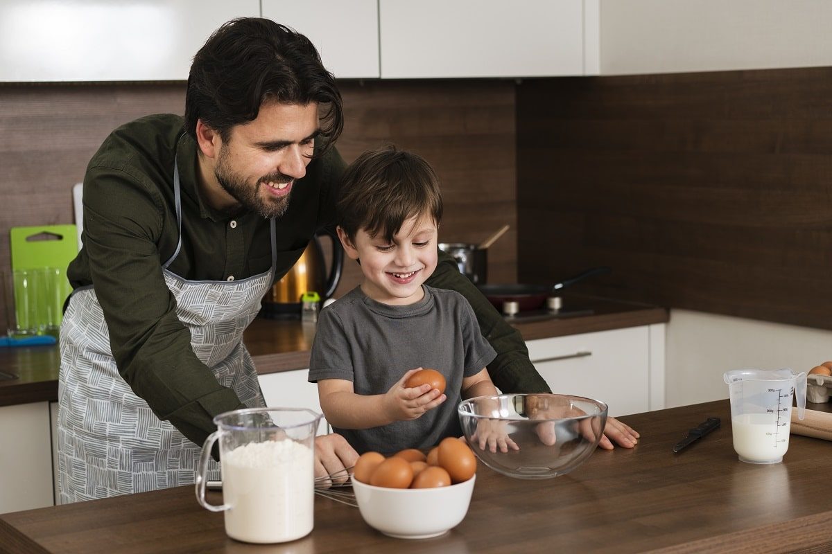 Niños…¡a cocinar! Estas son las ventajas de preparar recetas en familia cocinar en familia