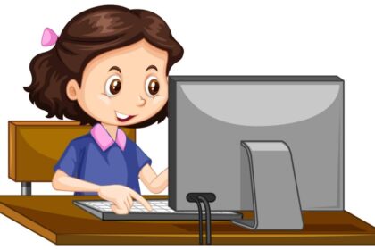 niña usando ordenador