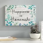 A pesar de los momentos tan complicados que está viviendo la sociedad actualmente, recogemos cinco cortometrajes para apartar los inconvenientes y celebrarlo en familia.