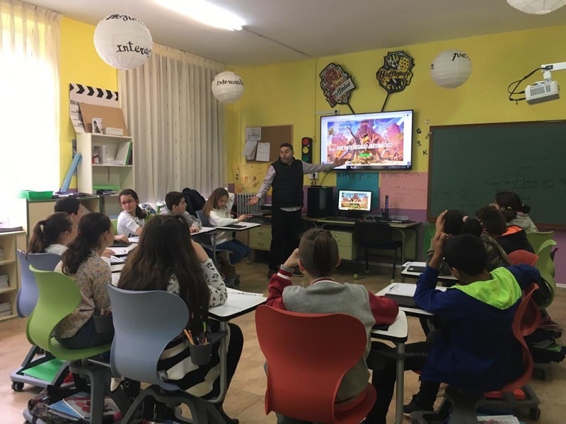 Educación A Distancia En Centros Rurales Con Las Tabletas De Samsung Smart School