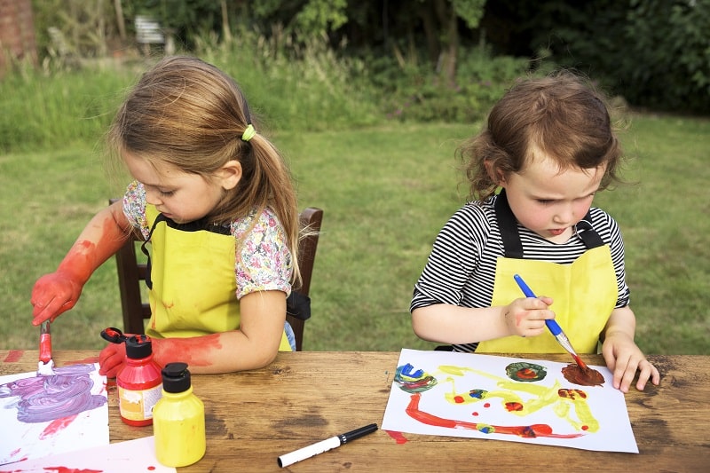 Niños Pintan En El Jardín Claves Para La Vuelta Al Cole