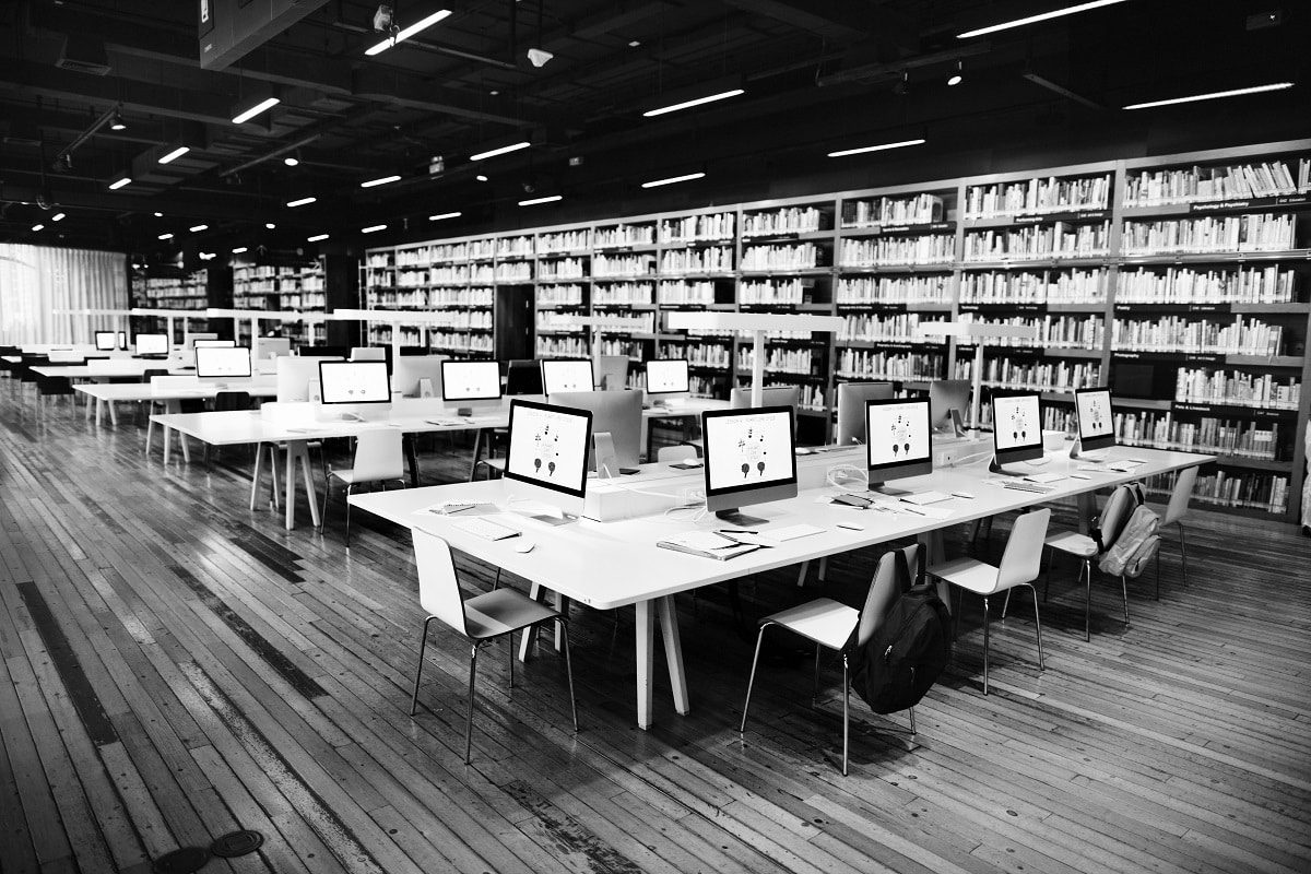 ¿Quieres integrar las TIC en tu centro? Echa un vistazo al Plan Digital de Centro del INTEF Technology E-learning School Break Lunch Concept
