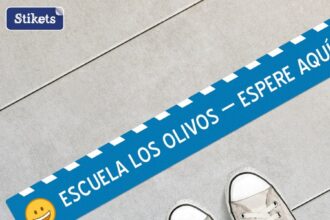 Stikets: vinilos para el suelo y mascarillas para la vuelta al cole segura