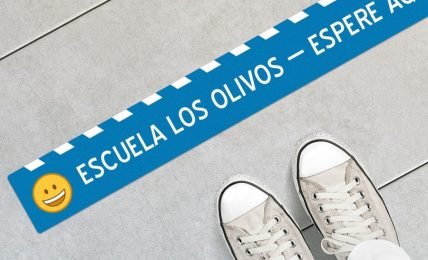 Stikets: vinilos para el suelo y mascarillas para la vuelta al cole segura
