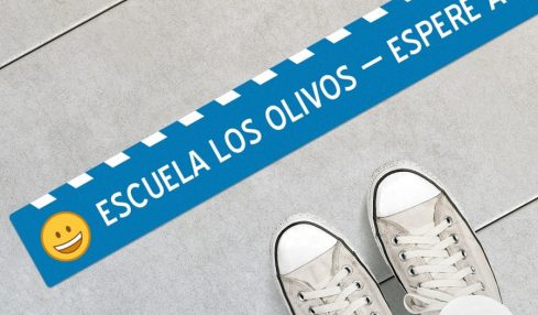 Stikets: vinilos para el suelo y mascarillas para la vuelta al cole segura