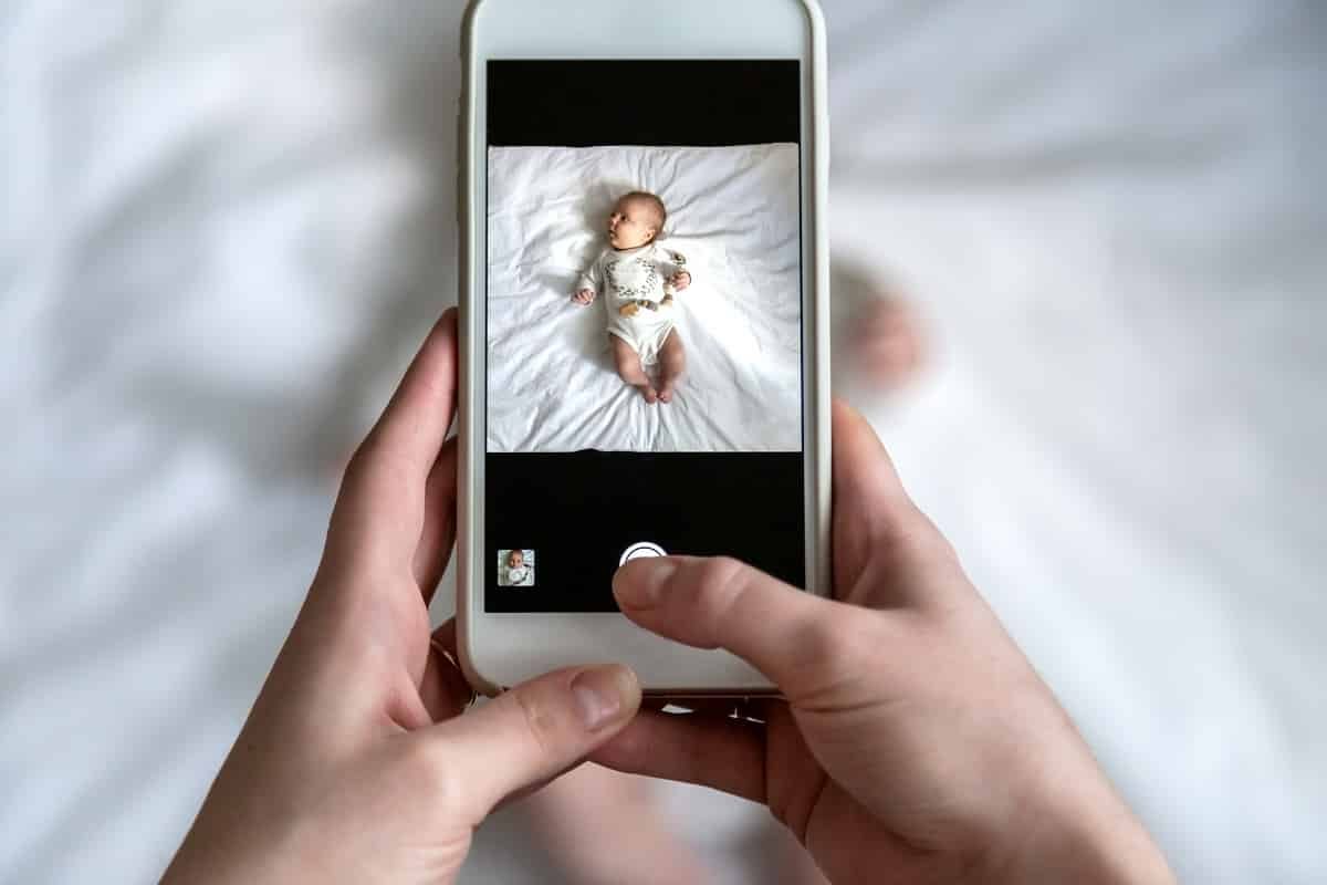Sharenting: los riesgos de compartir fotos e información de los menores en la red Sharenting