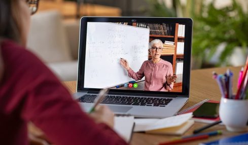 Profesora online tecnología