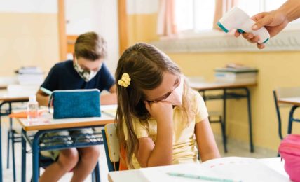 consecuencias de llevar niños enfermos al cole