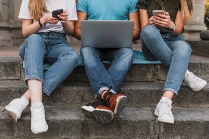 Adolescentes uso responsable de la tecnología