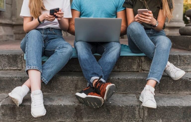 Adolescentes uso responsable de la tecnología