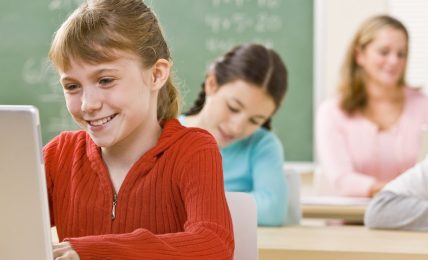 Artículo de opinión de aulaPlaneta: ¿Están los centros preparados para la educación digital y las aulas online?