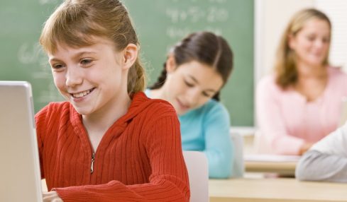 Artículo de opinión de aulaPlaneta: ¿Están los centros preparados para la educación digital y las aulas online?