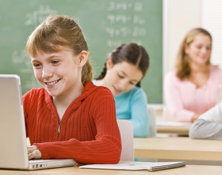 Artículo de opinión de aulaPlaneta: ¿Están los centros preparados para la educación digital y las aulas online?
