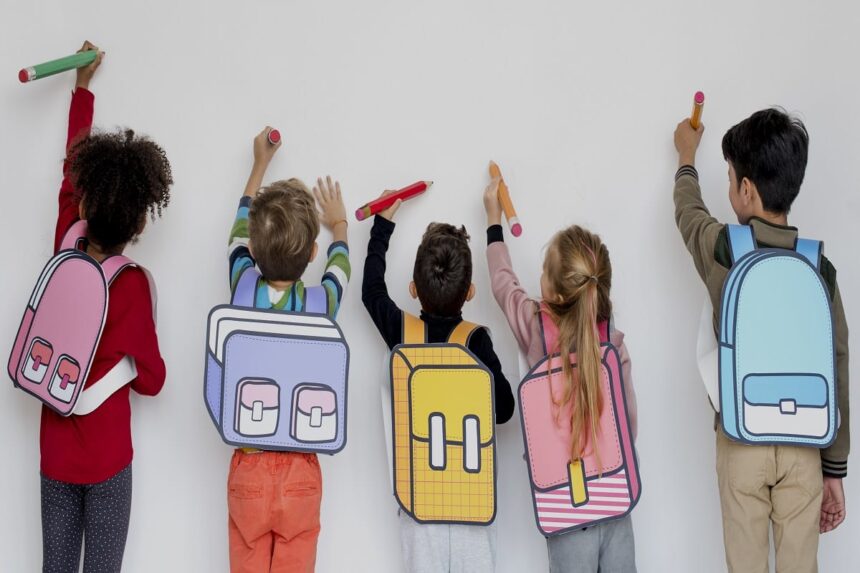 niños en la escuela trabajo colaborativo