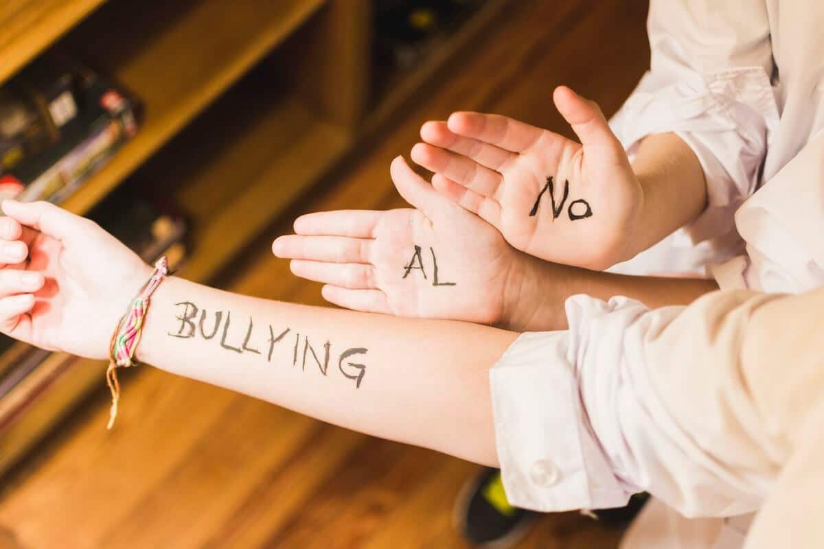 ¿Cómo podemos evitar situaciones de acoso entre menores? no al bullying