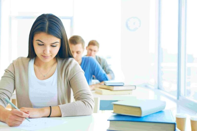 universidades exámenes presenciales