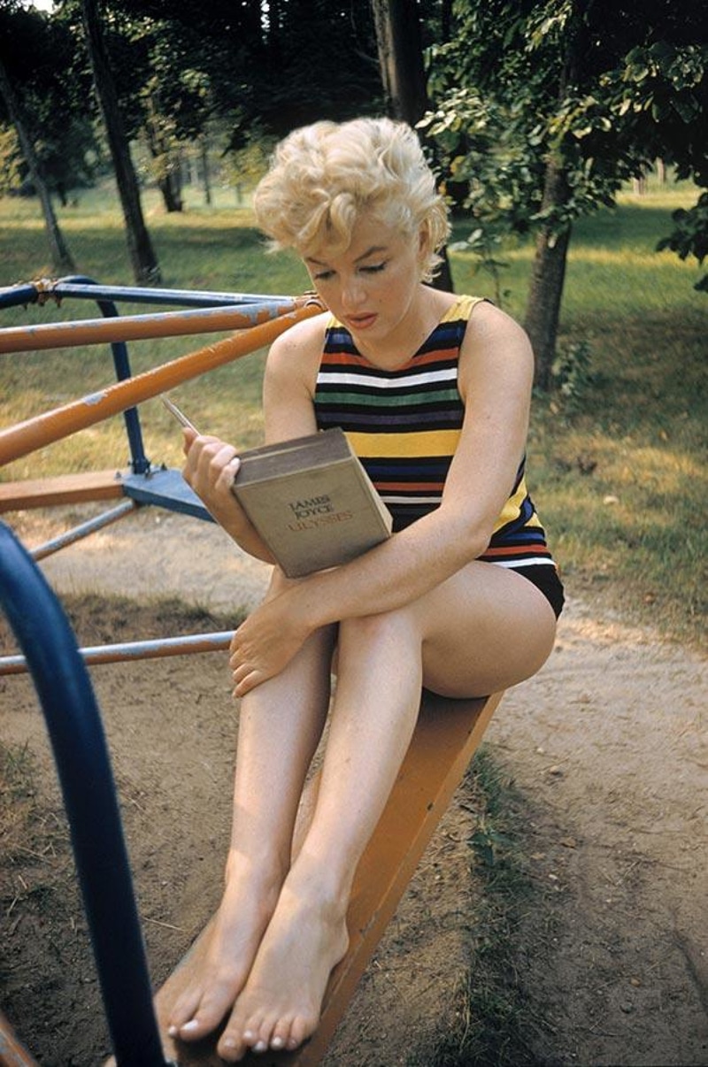 Marilyn Monroe Leyendo El Ulises De Joyce