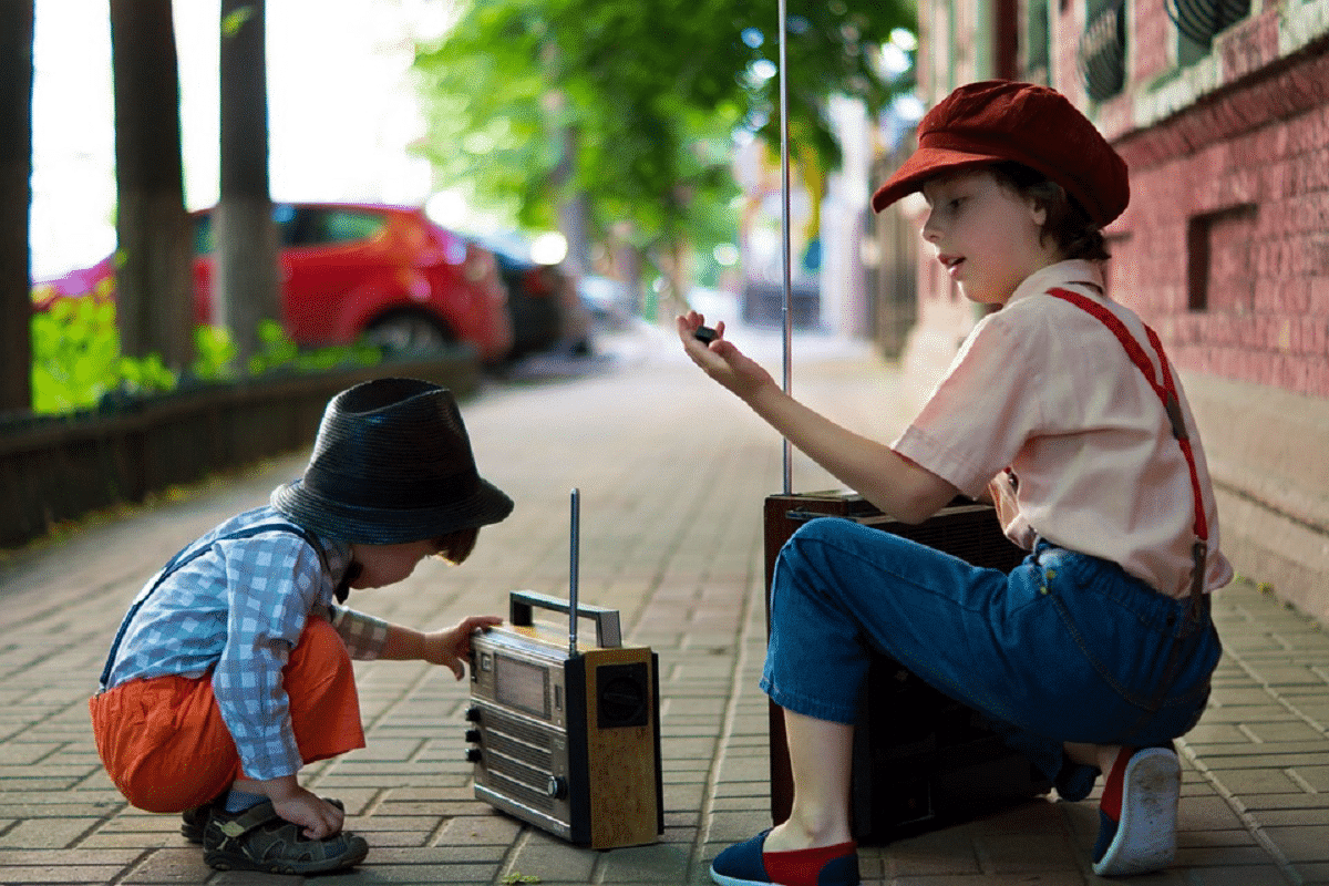 Emisoras y programas infantiles para que los niños descubran la radio Programas de radio infantil
