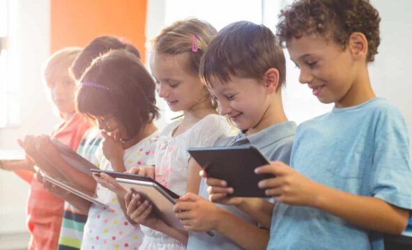 Socrative. Niños Usando Tablets En Clase