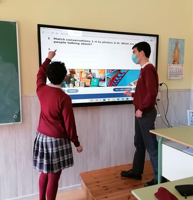 Monitores interactivos Charmex colegio San Vicente