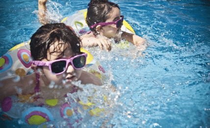 juegos piscina psicomotricidad