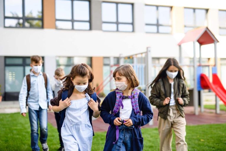 Fin de las mascarillas en los patios de los colegios