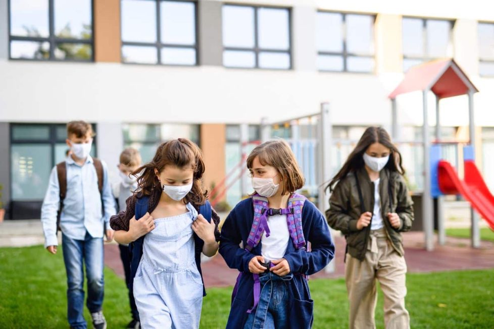 Fin De Las Mascarillas En Los Patios De Los Colegios