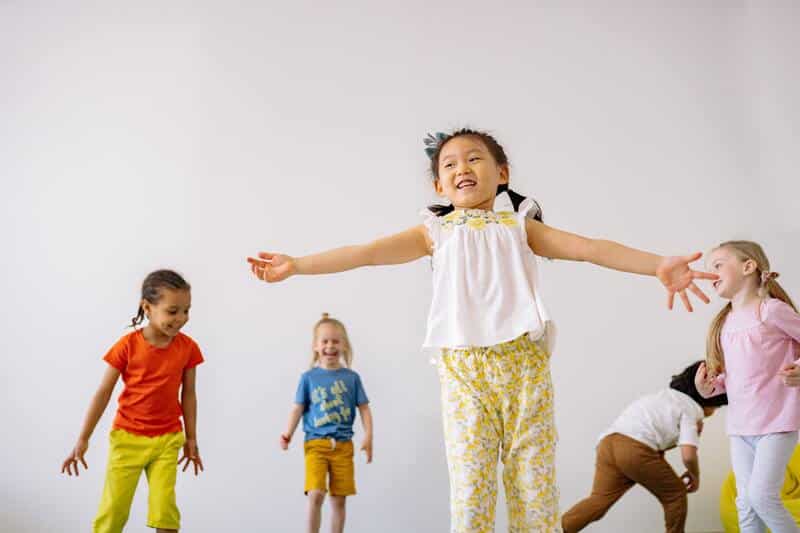 Niños y niñas  juegos diversidad funcional.
